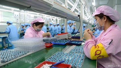 电子雾化器工厂里的秘密 探访尊一品现代化工厂